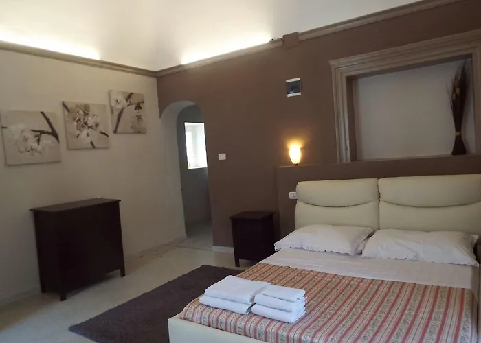 Cusmano Residence